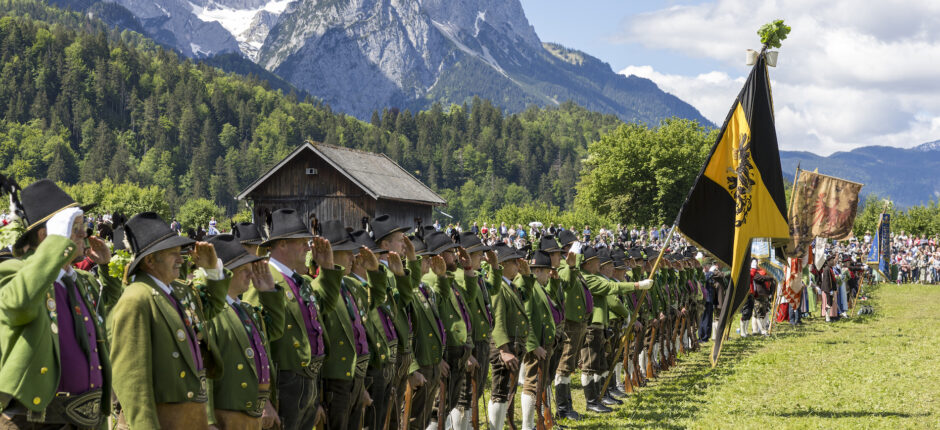 Ehrensache – Ehrensalve